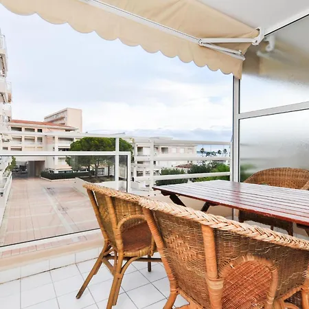 Beautiful Apartment In Vallauris 아파트 발로리스